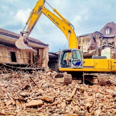 Гусеничные экскаваторы-разрушители для демонтажа зданий